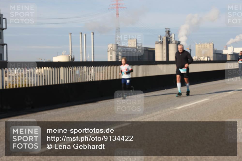 03.10.2025 - Köhlbrandbrückenlauf Lena Gebhardt http://msf.ph/oto/9134422 03.10.2025 09:52:35 Position 2  meine-sportfotos.de