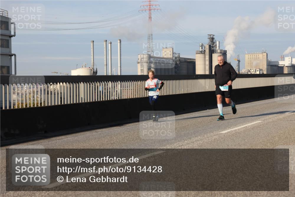 03.10.2025 - Köhlbrandbrückenlauf Lena Gebhardt http://msf.ph/oto/9134428 03.10.2025 09:52:36 Position 2 10 meine-sportfotos.de