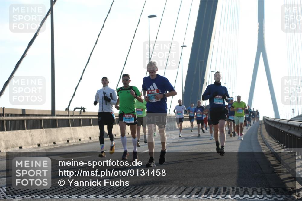 03.10.2025 - Köhlbrandbrückenlauf Yannick Fuchs http://msf.ph/oto/9134458 03.10.2025 08:21:38 Position 1 1016 meine-sportfotos.de