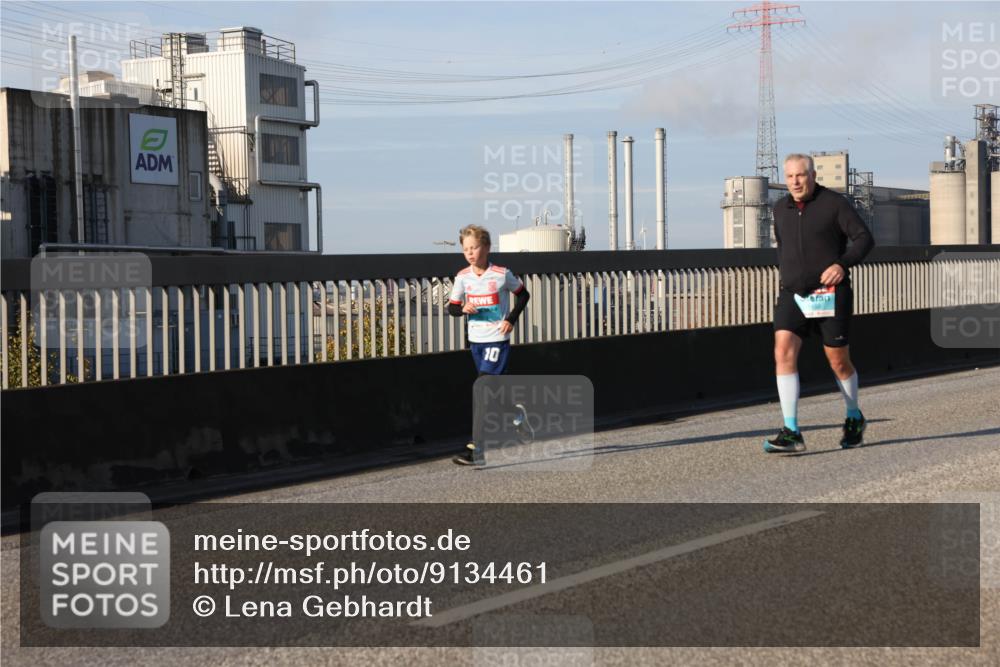 03.10.2025 - Köhlbrandbrückenlauf Lena Gebhardt http://msf.ph/oto/9134461 03.10.2025 09:52:37 Position 2 10 meine-sportfotos.de