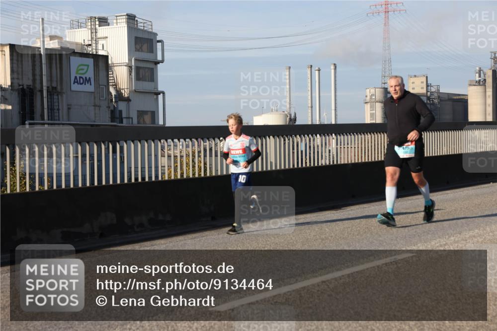 03.10.2025 - Köhlbrandbrückenlauf Lena Gebhardt http://msf.ph/oto/9134464 03.10.2025 09:52:37 Position 2 10 meine-sportfotos.de