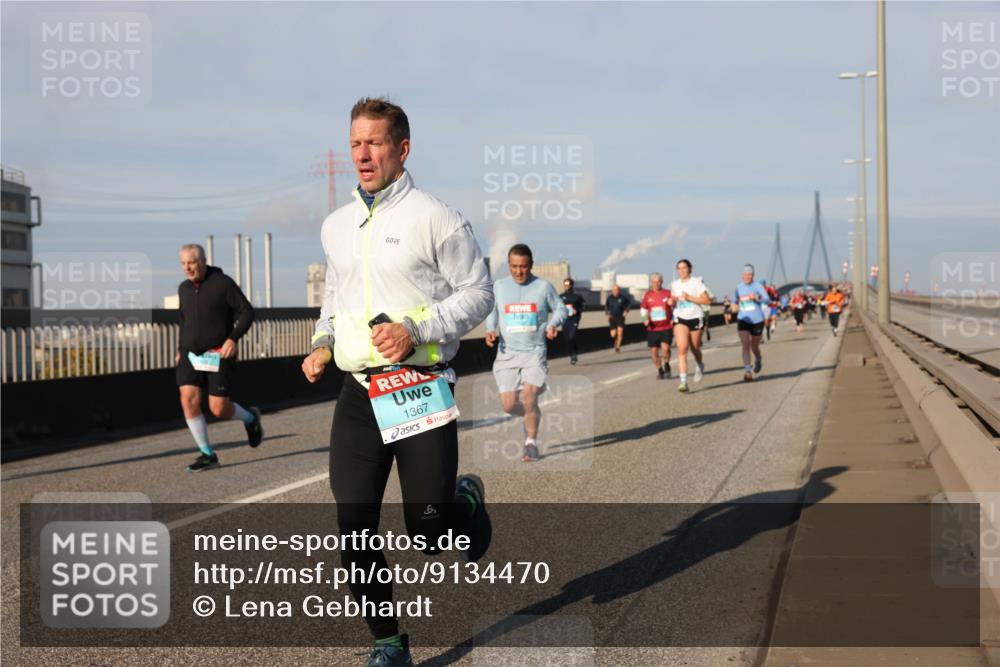 03.10.2025 - Köhlbrandbrückenlauf Lena Gebhardt http://msf.ph/oto/9134470 03.10.2025 09:52:38 Position 2 1367, 6 meine-sportfotos.de