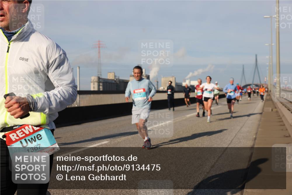 03.10.2025 - Köhlbrandbrückenlauf Lena Gebhardt http://msf.ph/oto/9134475 03.10.2025 09:52:38 Position 2 1367 meine-sportfotos.de