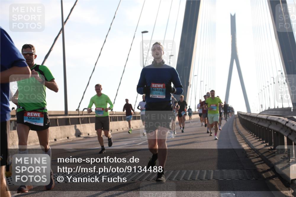 03.10.2025 - Köhlbrandbrückenlauf Yannick Fuchs http://msf.ph/oto/9134488 03.10.2025 08:21:40 Position 1 2704, 1016 meine-sportfotos.de