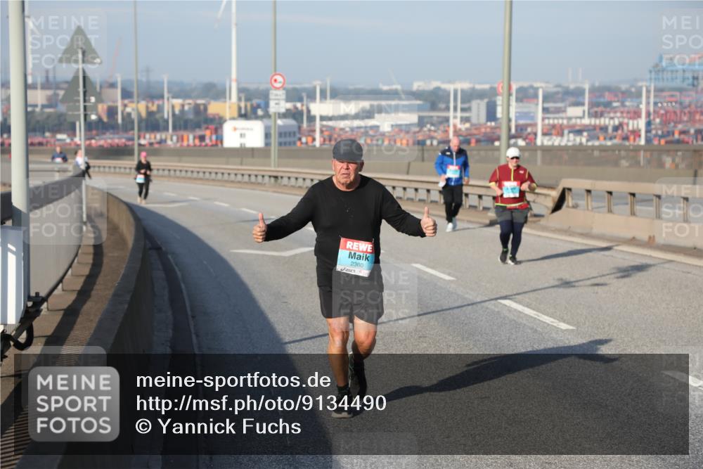 03.10.2025 - Köhlbrandbrückenlauf Yannick Fuchs http://msf.ph/oto/9134490 03.10.2025 09:09:48 Position 2 2360 meine-sportfotos.de