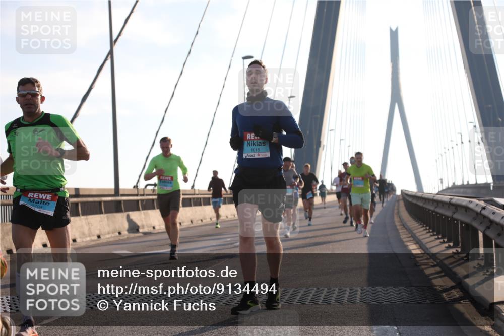 03.10.2025 - Köhlbrandbrückenlauf Yannick Fuchs http://msf.ph/oto/9134494 03.10.2025 08:21:40 Position 1 2704, 1016 meine-sportfotos.de