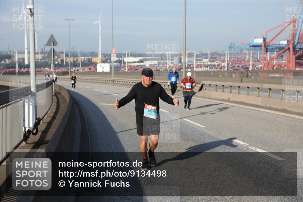 03.10.2025 - Köhlbrandbrückenlauf Yannick Fuchs http://msf.ph/oto/9134498 03.10.2025 09:09:48 Position 2 2360 meine-sportfotos.de