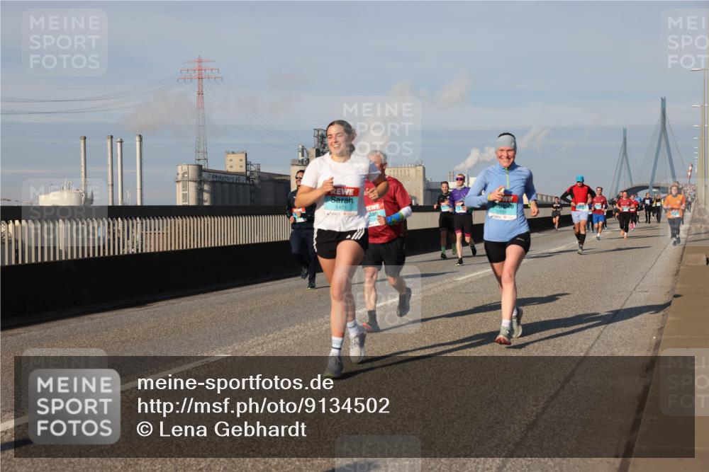 03.10.2025 - Köhlbrandbrückenlauf Lena Gebhardt http://msf.ph/oto/9134502 03.10.2025 09:52:40 Position 2 1401, 134 meine-sportfotos.de