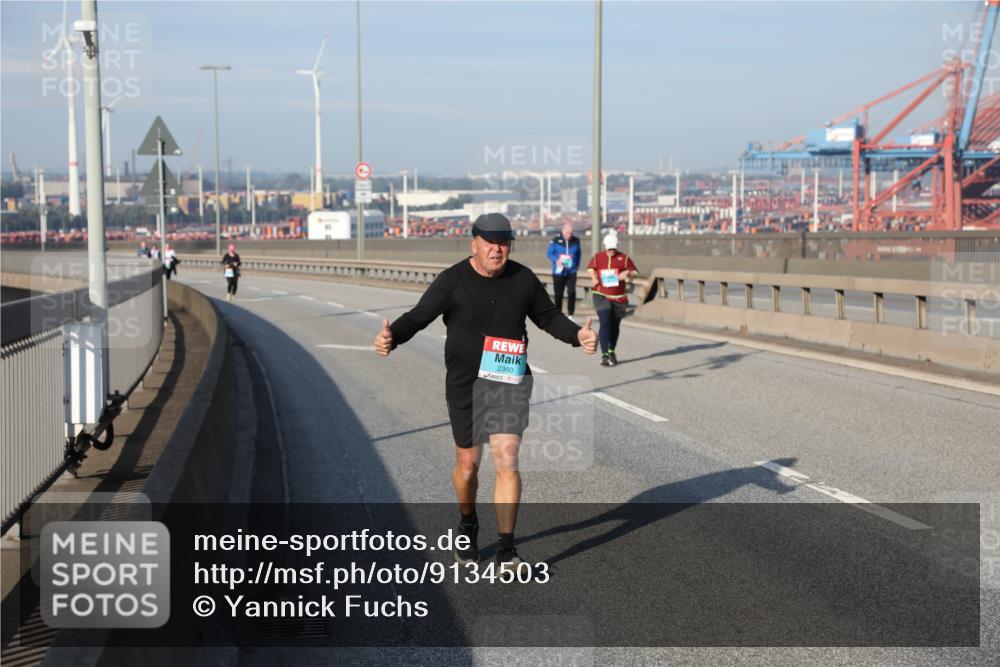 03.10.2025 - Köhlbrandbrückenlauf Yannick Fuchs http://msf.ph/oto/9134503 03.10.2025 09:09:49 Position 2 2360 meine-sportfotos.de