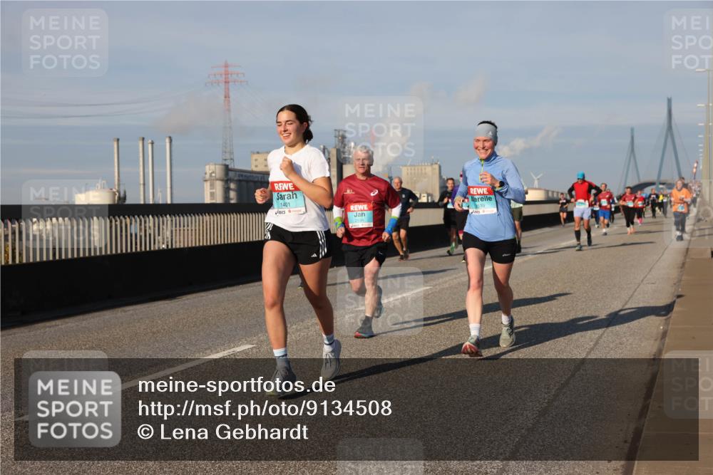 03.10.2025 - Köhlbrandbrückenlauf Lena Gebhardt http://msf.ph/oto/9134508 03.10.2025 09:52:41 Position 2 3539, 1401 meine-sportfotos.de