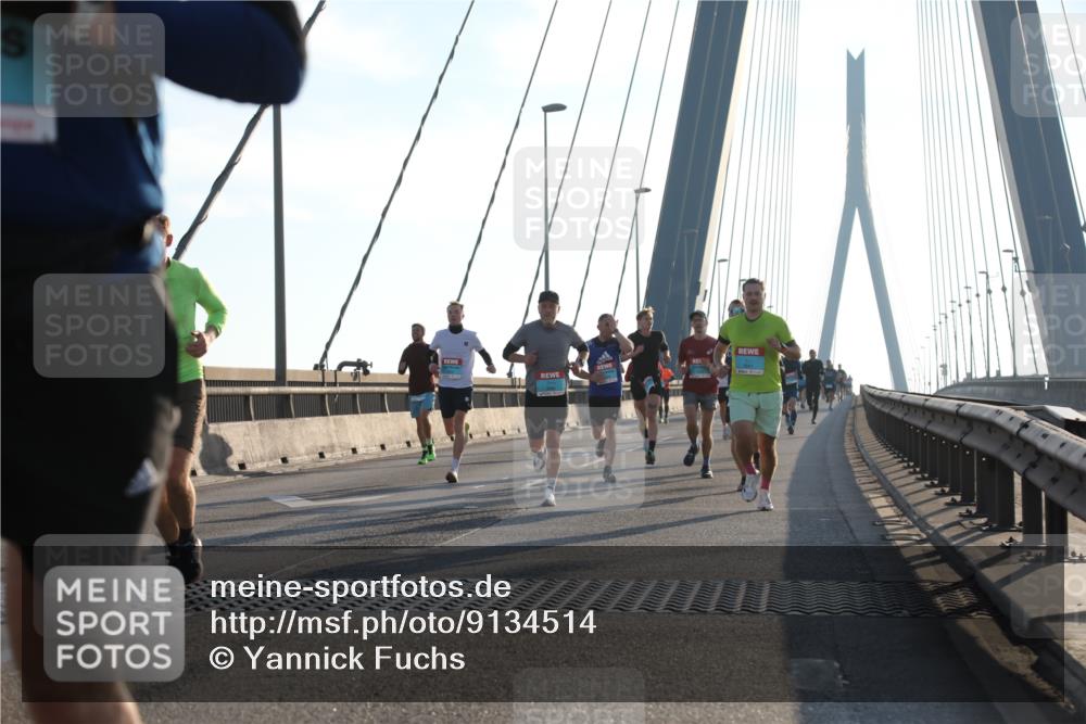 03.10.2025 - Köhlbrandbrückenlauf Yannick Fuchs http://msf.ph/oto/9134514 03.10.2025 08:21:41 Position 1  meine-sportfotos.de