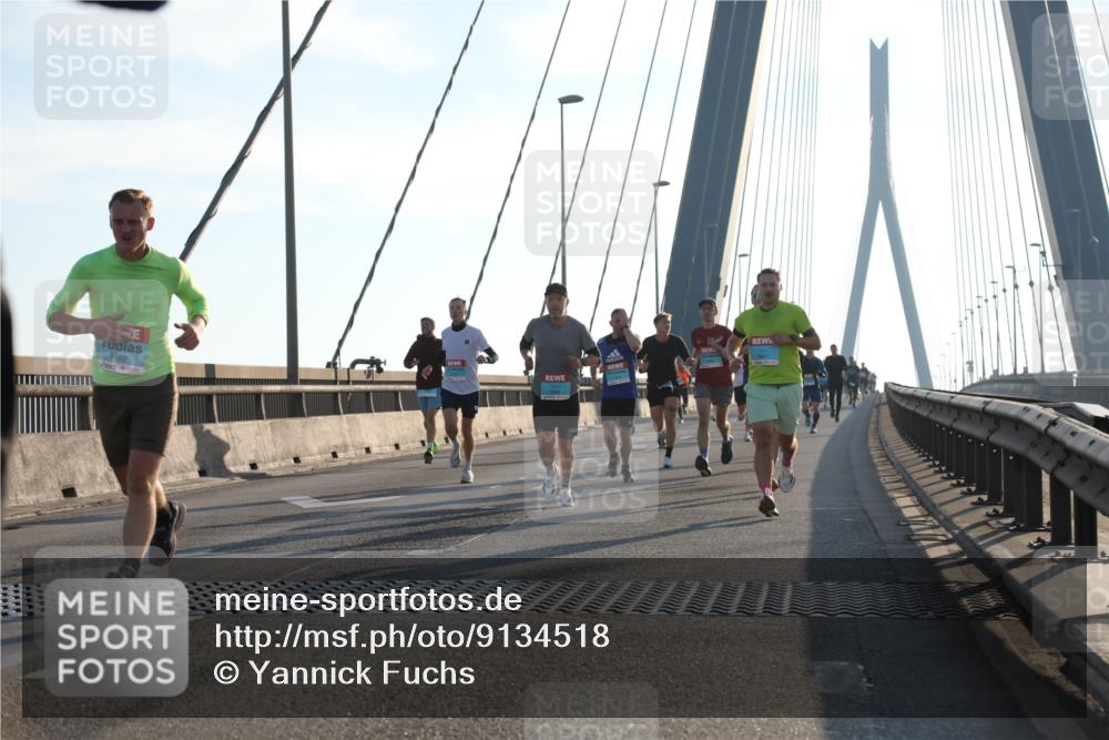 03.10.2025 - Köhlbrandbrückenlauf Yannick Fuchs http://msf.ph/oto/9134518 03.10.2025 08:21:41 Position 1 1462 meine-sportfotos.de