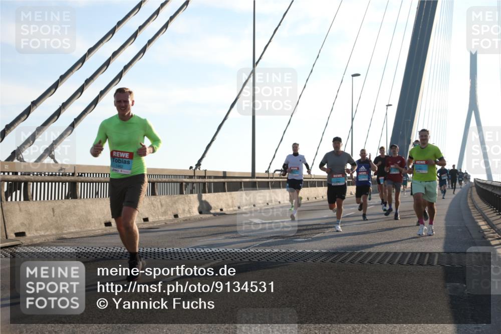 03.10.2025 - Köhlbrandbrückenlauf Yannick Fuchs http://msf.ph/oto/9134531 03.10.2025 08:21:42 Position 1 1462 meine-sportfotos.de