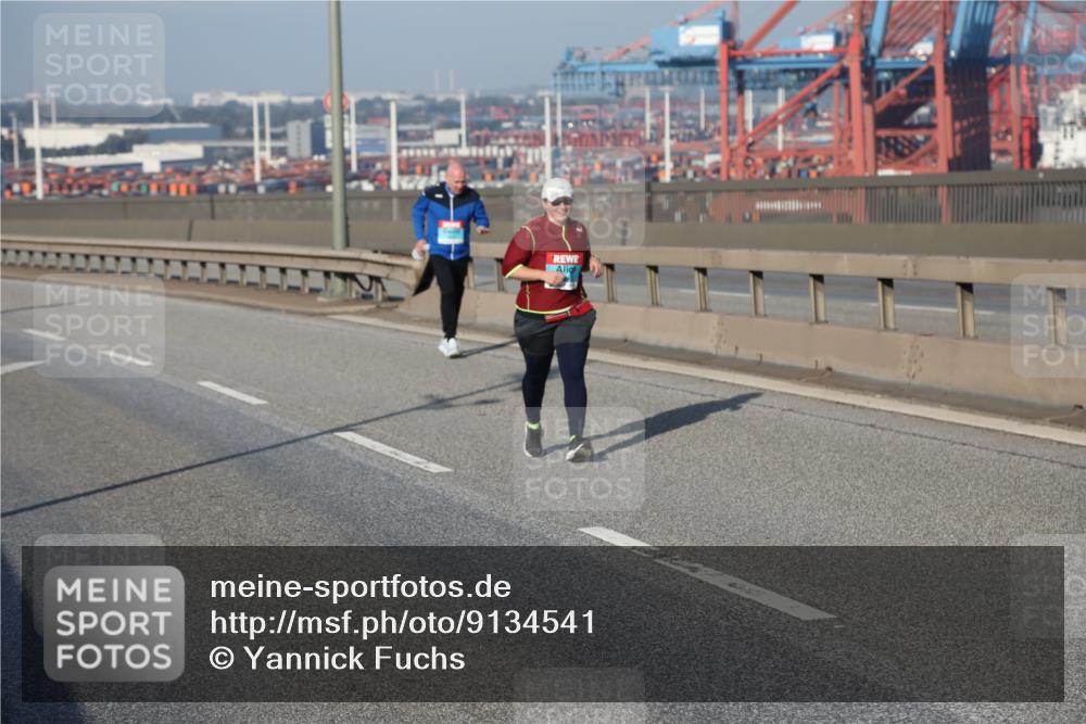 03.10.2025 - Köhlbrandbrückenlauf Yannick Fuchs http://msf.ph/oto/9134541 03.10.2025 09:09:52 Position 2  meine-sportfotos.de