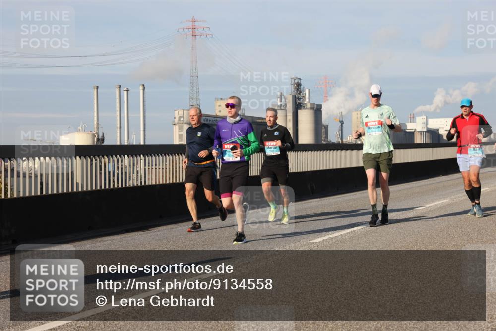 03.10.2025 - Köhlbrandbrückenlauf Lena Gebhardt http://msf.ph/oto/9134558 03.10.2025 09:52:44 Position 2 2449 meine-sportfotos.de