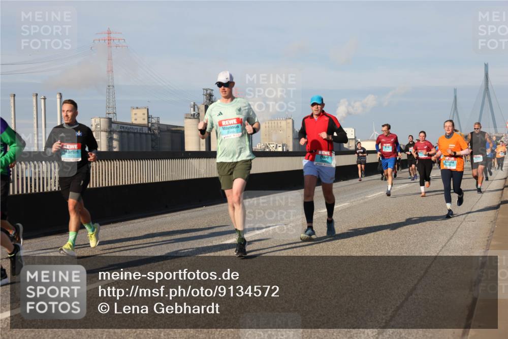 03.10.2025 - Köhlbrandbrückenlauf Lena Gebhardt http://msf.ph/oto/9134572 03.10.2025 09:52:45 Position 2 1525, 2449 meine-sportfotos.de
