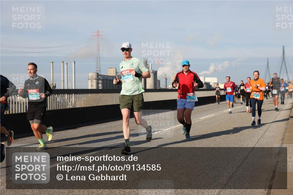 03.10.2025 - Köhlbrandbrückenlauf Lena Gebhardt http://msf.ph/oto/9134585 03.10.2025 09:52:45 Position 2 1525, 1, 2449 meine-sportfotos.de