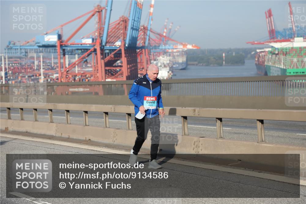 03.10.2025 - Köhlbrandbrückenlauf Yannick Fuchs http://msf.ph/oto/9134586 03.10.2025 09:09:59 Position 2 2623 meine-sportfotos.de