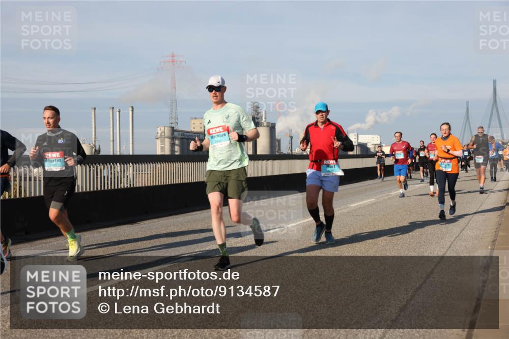 03.10.2025 - Köhlbrandbrückenlauf Lena Gebhardt http://msf.ph/oto/9134587 03.10.2025 09:52:45 Position 2 2449 meine-sportfotos.de