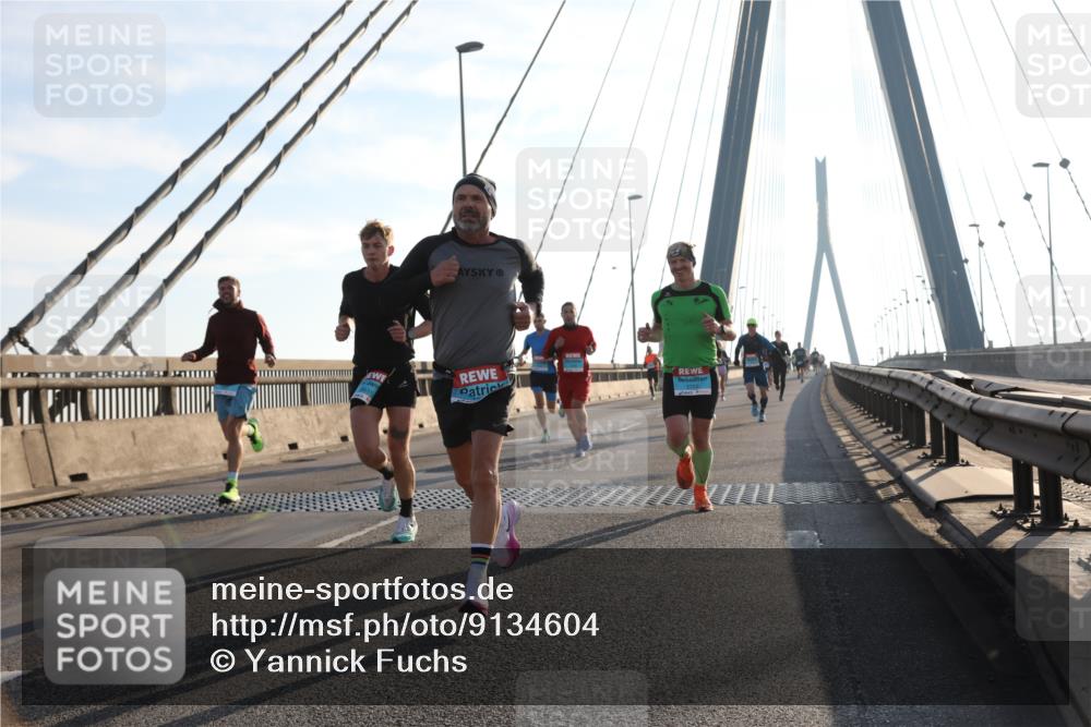 03.10.2025 - Köhlbrandbrückenlauf Yannick Fuchs http://msf.ph/oto/9134604 03.10.2025 08:21:46 Position 1  meine-sportfotos.de