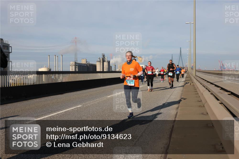 03.10.2025 - Köhlbrandbrückenlauf Lena Gebhardt http://msf.ph/oto/9134623 03.10.2025 09:52:47 Position 2  meine-sportfotos.de