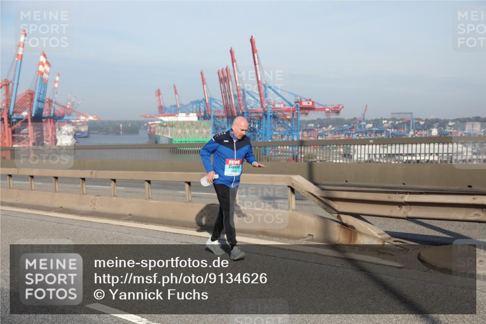 03.10.2025 - Köhlbrandbrückenlauf Yannick Fuchs http://msf.ph/oto/9134626 03.10.2025 09:10:03 Position 2  meine-sportfotos.de