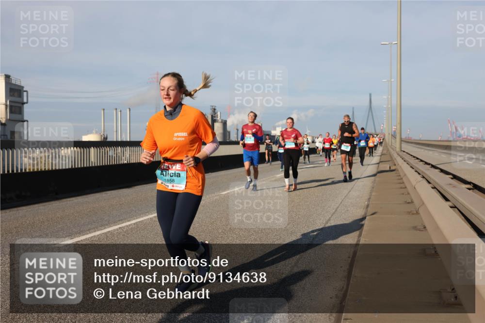03.10.2025 - Köhlbrandbrückenlauf Lena Gebhardt http://msf.ph/oto/9134638 03.10.2025 09:52:48 Position 2 1858 meine-sportfotos.de