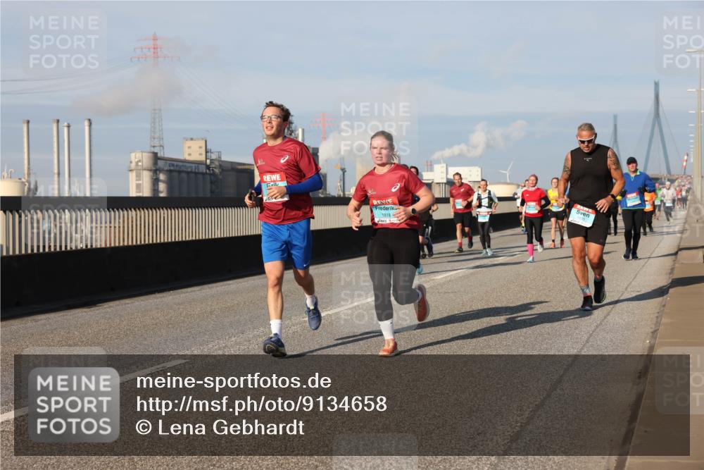 03.10.2025 - Köhlbrandbrückenlauf Lena Gebhardt http://msf.ph/oto/9134658 03.10.2025 09:52:49 Position 2 1818 meine-sportfotos.de