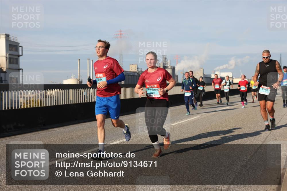 03.10.2025 - Köhlbrandbrückenlauf Lena Gebhardt http://msf.ph/oto/9134671 03.10.2025 09:52:50 Position 2 1818 meine-sportfotos.de