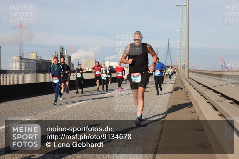 03.10.2025 - Köhlbrandbrückenlauf Lena Gebhardt http://msf.ph/oto/9134678 03.10.2025 09:52:51 Position 2 1435 meine-sportfotos.de