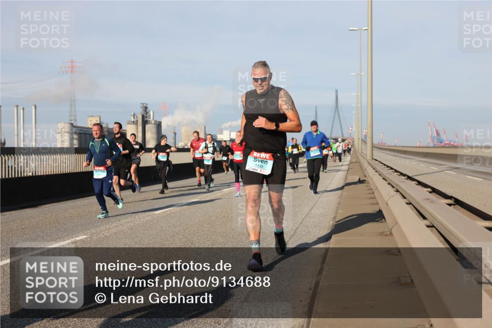 03.10.2025 - Köhlbrandbrückenlauf Lena Gebhardt http://msf.ph/oto/9134688 03.10.2025 09:52:51 Position 2 1435 meine-sportfotos.de