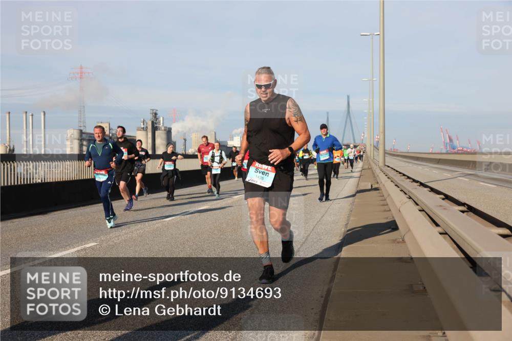 03.10.2025 - Köhlbrandbrückenlauf Lena Gebhardt http://msf.ph/oto/9134693 03.10.2025 09:52:51 Position 2 1435 meine-sportfotos.de