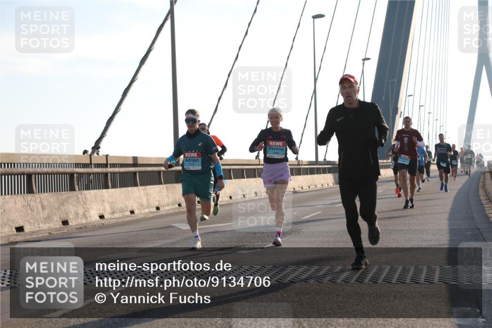 03.10.2025 - Köhlbrandbrückenlauf Yannick Fuchs http://msf.ph/oto/9134706 03.10.2025 08:21:52 Position 1 1275 meine-sportfotos.de