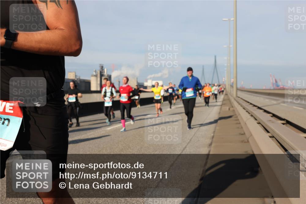 03.10.2025 - Köhlbrandbrückenlauf Lena Gebhardt http://msf.ph/oto/9134711 03.10.2025 09:52:53 Position 2  meine-sportfotos.de