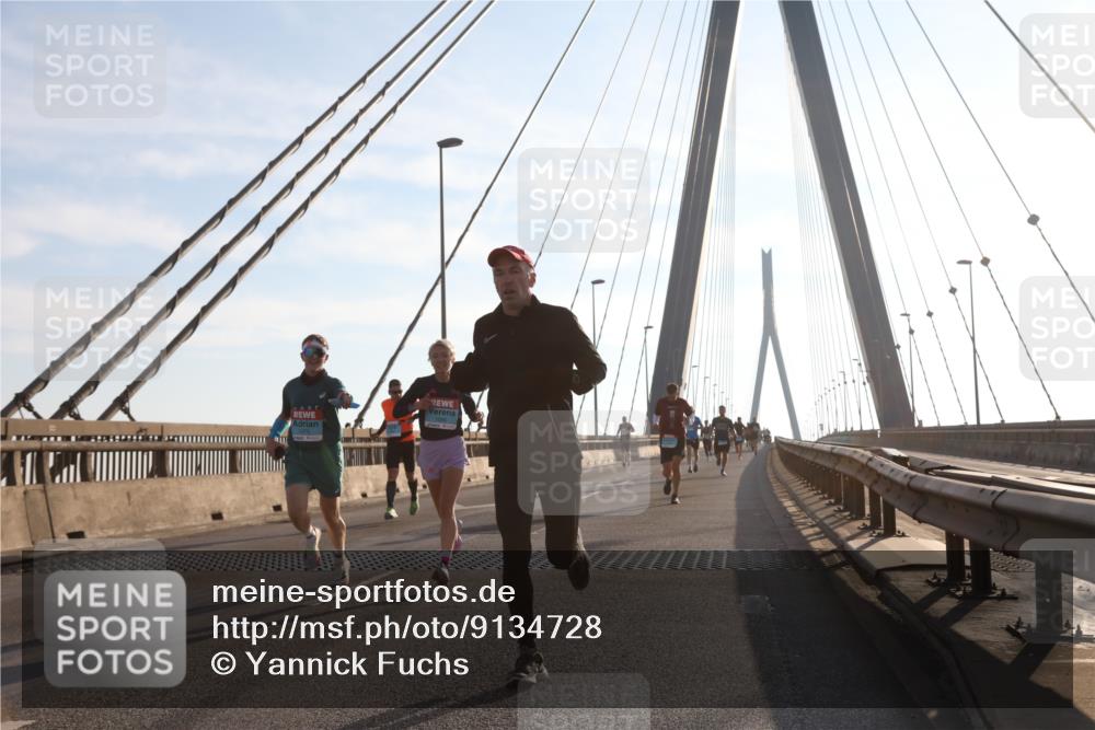 03.10.2025 - Köhlbrandbrückenlauf Yannick Fuchs http://msf.ph/oto/9134728 03.10.2025 08:21:53 Position 1  meine-sportfotos.de