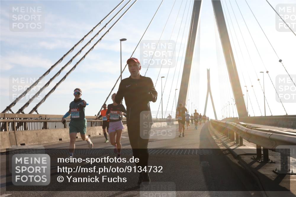 03.10.2025 - Köhlbrandbrückenlauf Yannick Fuchs http://msf.ph/oto/9134732 03.10.2025 08:21:53 Position 1  meine-sportfotos.de