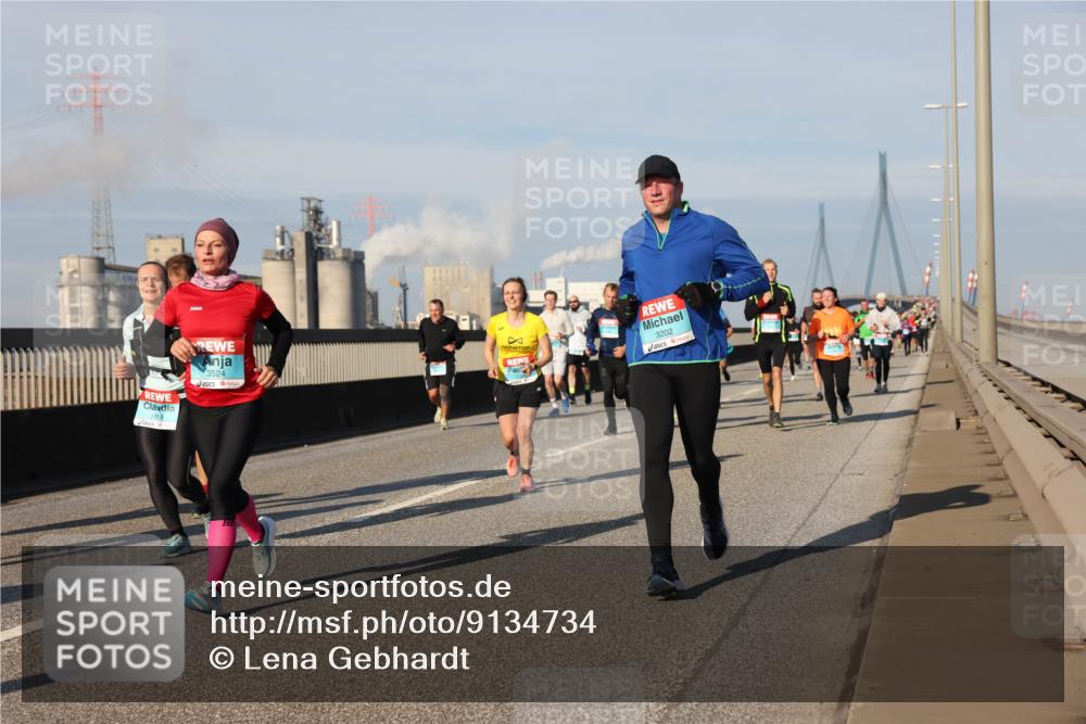 03.10.2025 - Köhlbrandbrückenlauf Lena Gebhardt http://msf.ph/oto/9134734 03.10.2025 09:52:54 Position 2 1919, 3524, 3202 meine-sportfotos.de