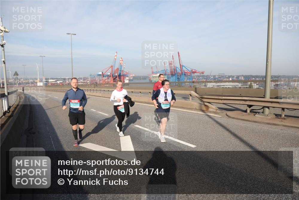 03.10.2025 - Köhlbrandbrückenlauf Yannick Fuchs http://msf.ph/oto/9134744 03.10.2025 09:10:29 Position 2  meine-sportfotos.de
