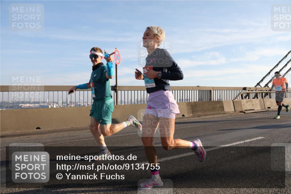 03.10.2025 - Köhlbrandbrückenlauf Yannick Fuchs http://msf.ph/oto/9134755 03.10.2025 08:21:55 Position 1 1086 meine-sportfotos.de