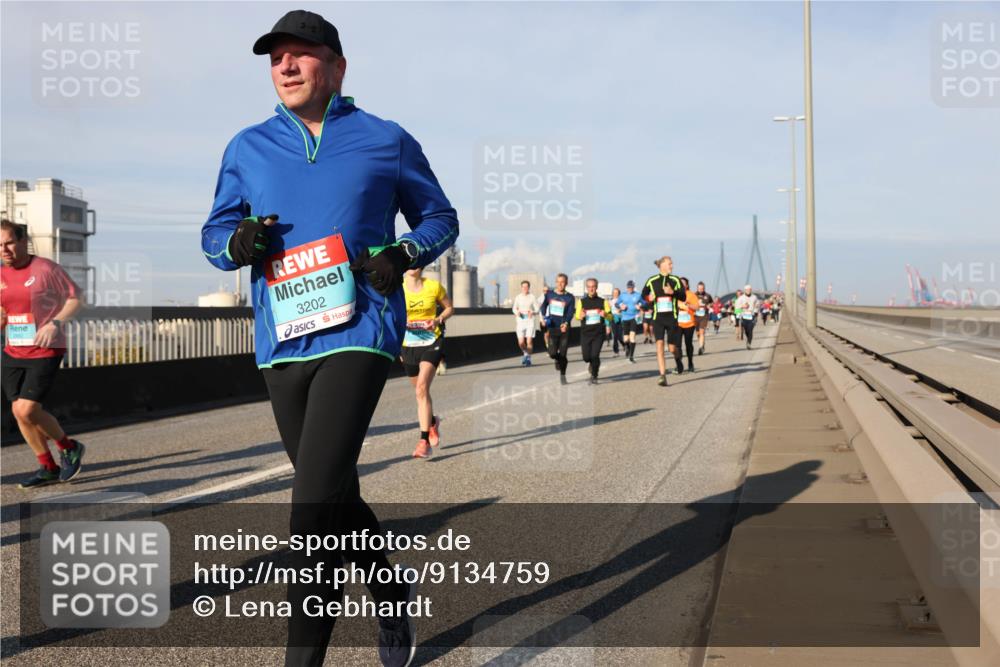 03.10.2025 - Köhlbrandbrückenlauf Lena Gebhardt http://msf.ph/oto/9134759 03.10.2025 09:52:55 Position 2 3202 meine-sportfotos.de