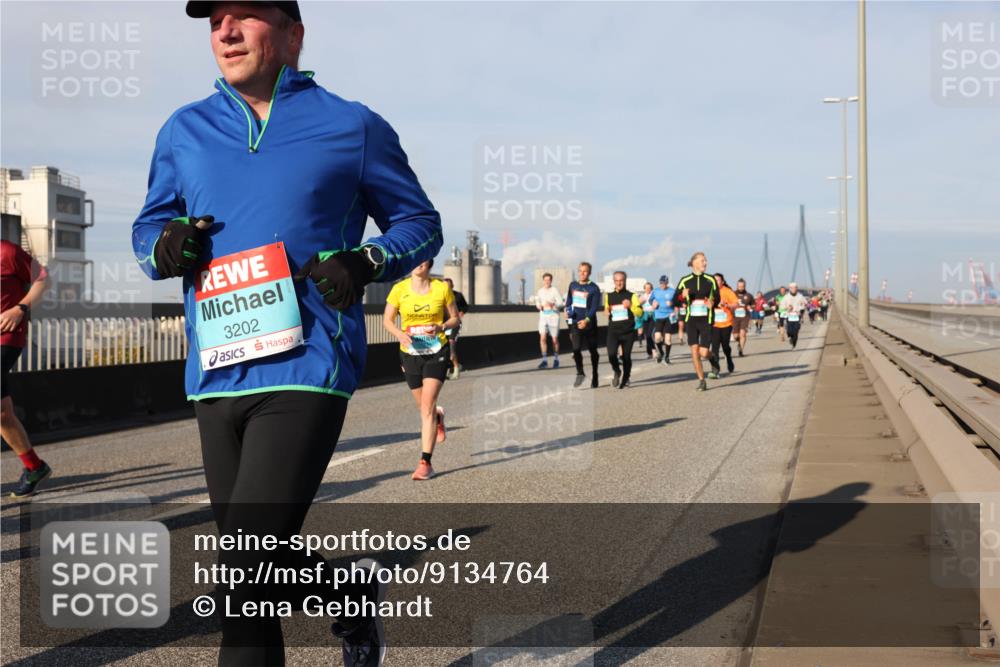 03.10.2025 - Köhlbrandbrückenlauf Lena Gebhardt http://msf.ph/oto/9134764 03.10.2025 09:52:56 Position 2 3202 meine-sportfotos.de