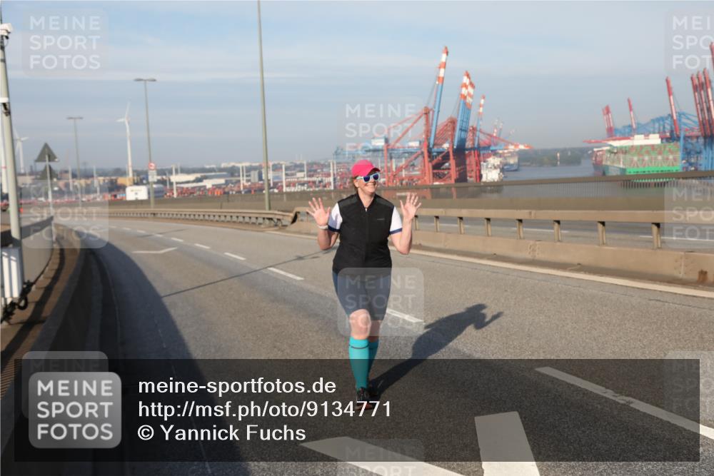 03.10.2025 - Köhlbrandbrückenlauf Yannick Fuchs http://msf.ph/oto/9134771 03.10.2025 09:10:54 Position 2  meine-sportfotos.de