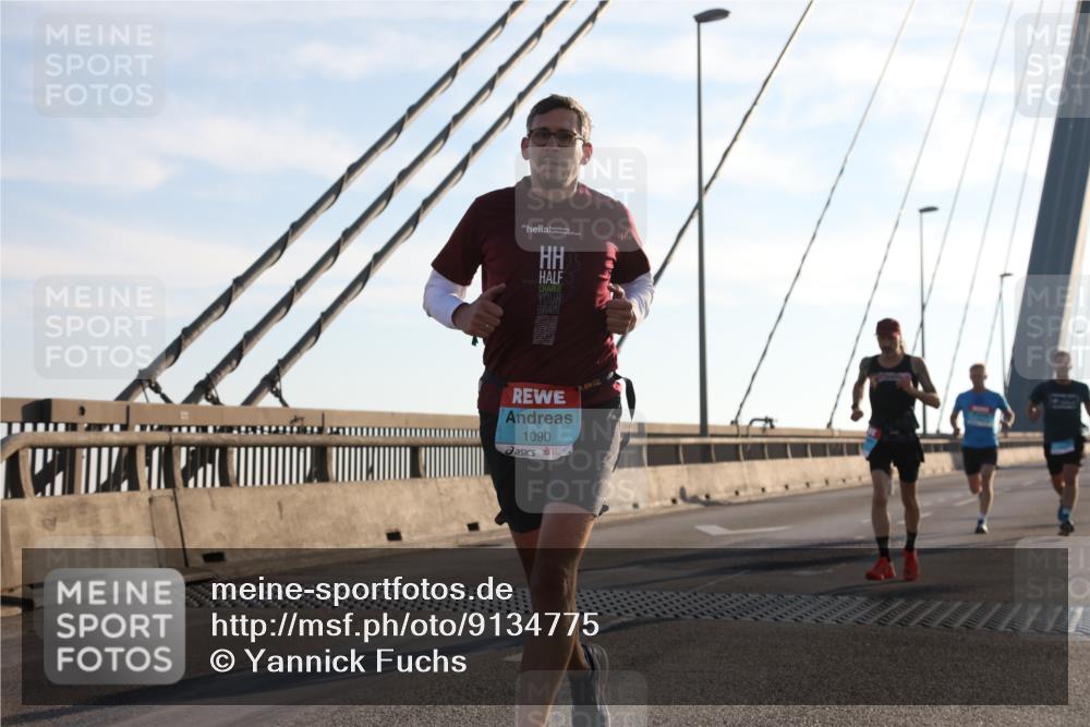 03.10.2025 - Köhlbrandbrückenlauf Yannick Fuchs http://msf.ph/oto/9134775 03.10.2025 08:21:57 Position 1 1090 meine-sportfotos.de