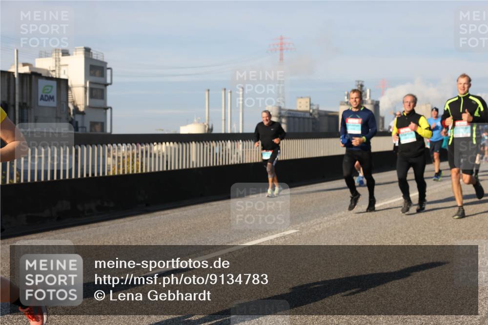 03.10.2025 - Köhlbrandbrückenlauf Lena Gebhardt http://msf.ph/oto/9134783 03.10.2025 09:52:57 Position 2  meine-sportfotos.de
