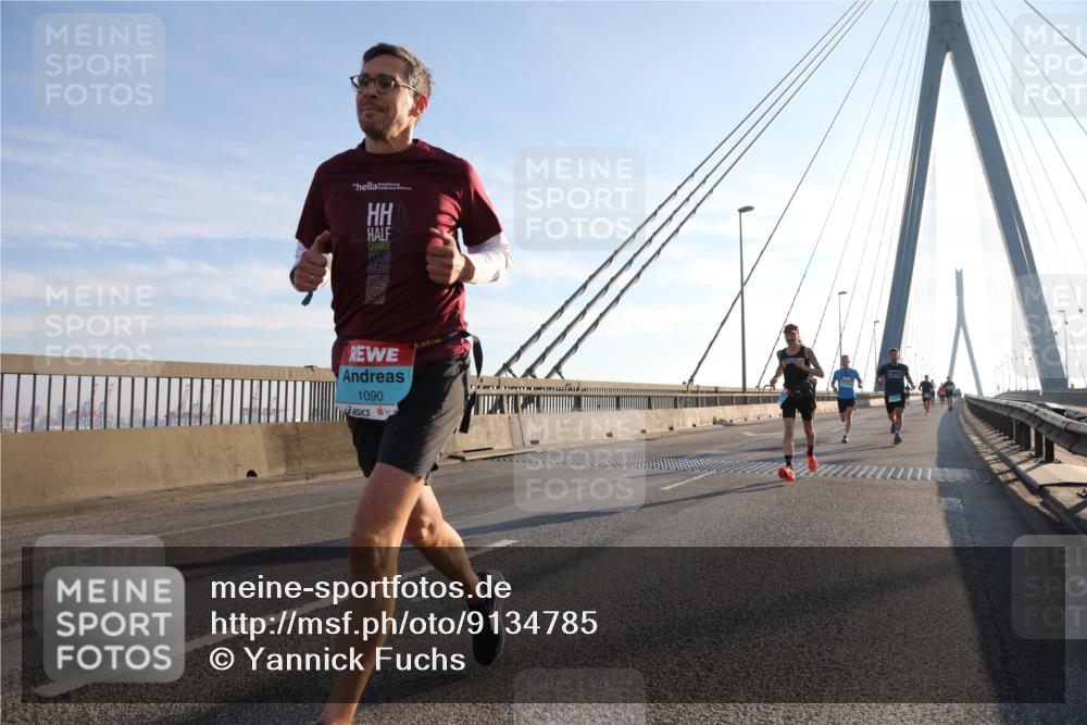 03.10.2025 - Köhlbrandbrückenlauf Yannick Fuchs http://msf.ph/oto/9134785 03.10.2025 08:21:57 Position 1 1090 meine-sportfotos.de