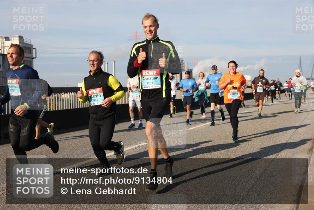 03.10.2025 - Köhlbrandbrückenlauf Lena Gebhardt http://msf.ph/oto/9134804 03.10.2025 09:52:59 Position 2 1558, 1464, 1201 meine-sportfotos.de