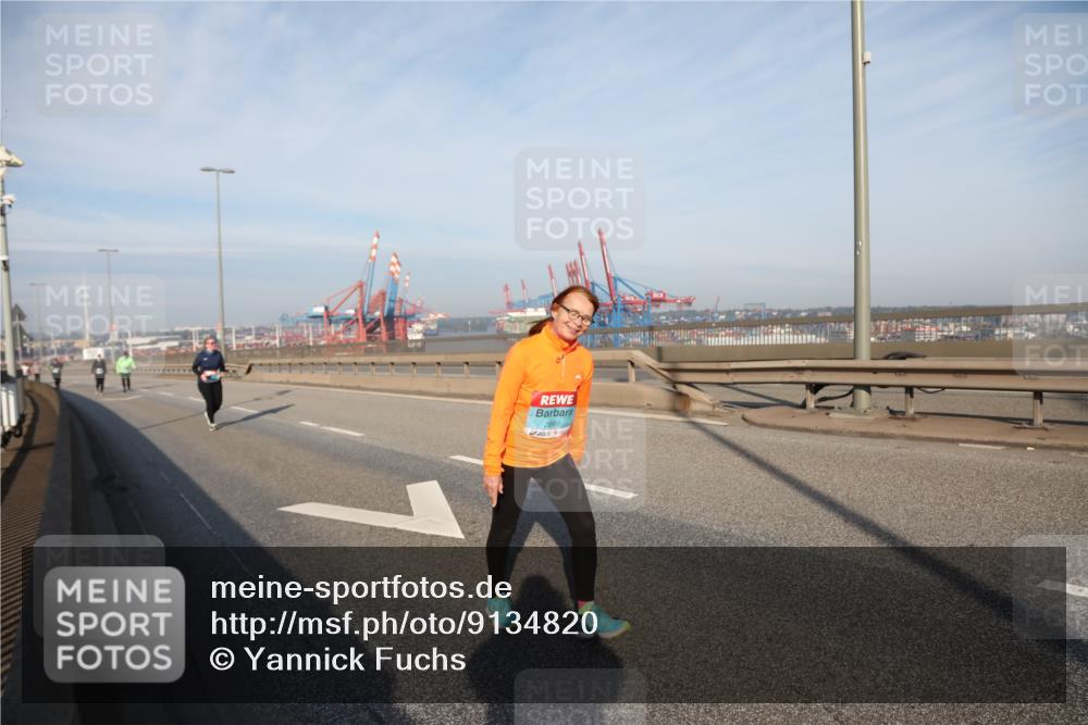 03.10.2025 - Köhlbrandbrückenlauf Yannick Fuchs http://msf.ph/oto/9134820 03.10.2025 09:11:51 Position 2 2669 meine-sportfotos.de
