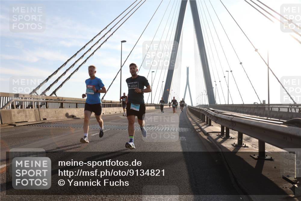 03.10.2025 - Köhlbrandbrückenlauf Yannick Fuchs http://msf.ph/oto/9134821 03.10.2025 08:22:00 Position 1 2024 meine-sportfotos.de