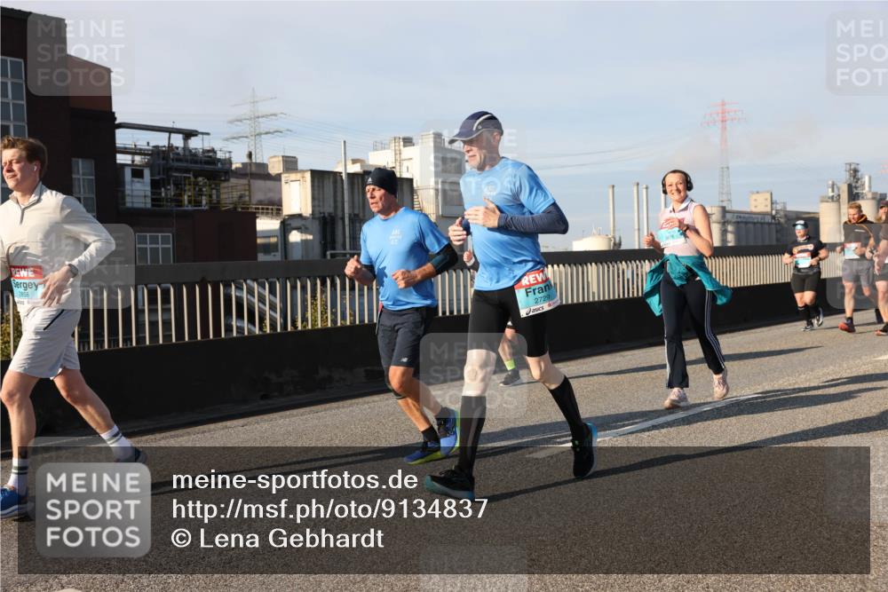 03.10.2025 - Köhlbrandbrückenlauf Lena Gebhardt http://msf.ph/oto/9134837 03.10.2025 09:53:01 Position 2 2858, 2729 meine-sportfotos.de