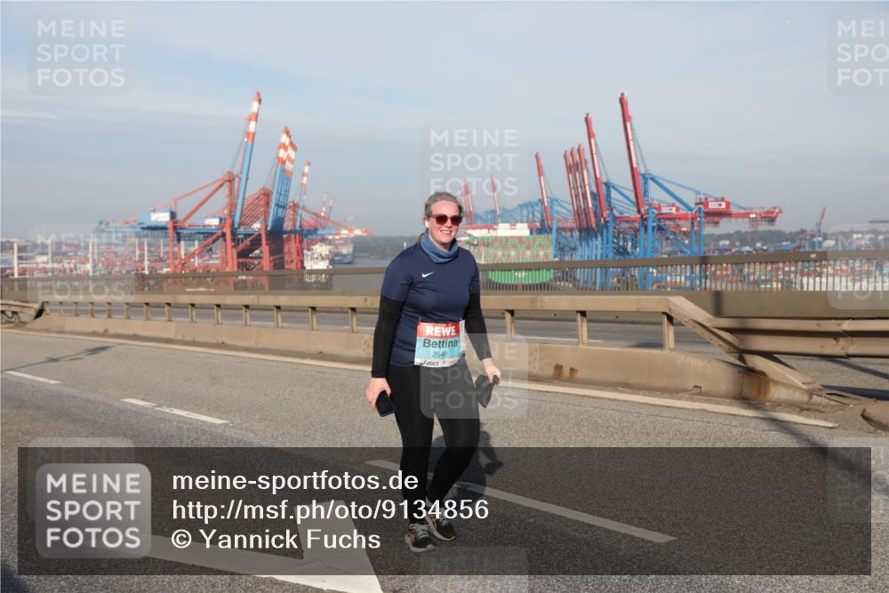 03.10.2025 - Köhlbrandbrückenlauf Yannick Fuchs http://msf.ph/oto/9134856 03.10.2025 09:11:57 Position 2 2546 meine-sportfotos.de
